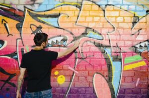 How To Spray Paint On Graffiti Featured