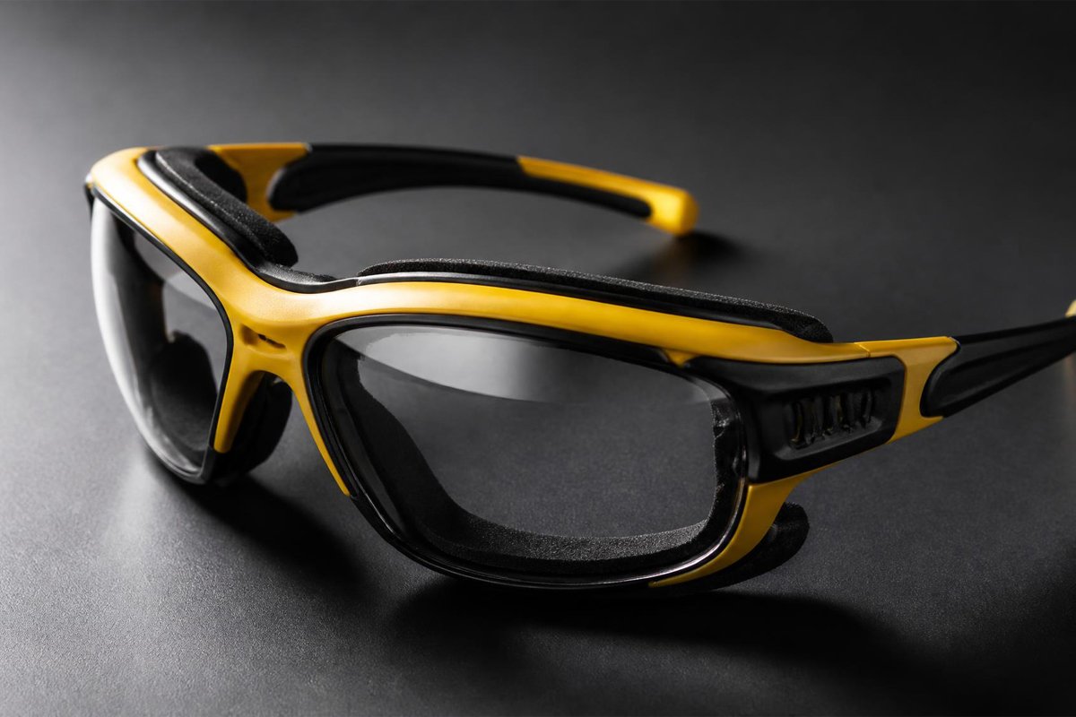 5 Best Safety Glasses Goggles for Spray Painting Complete Buying Guide 3